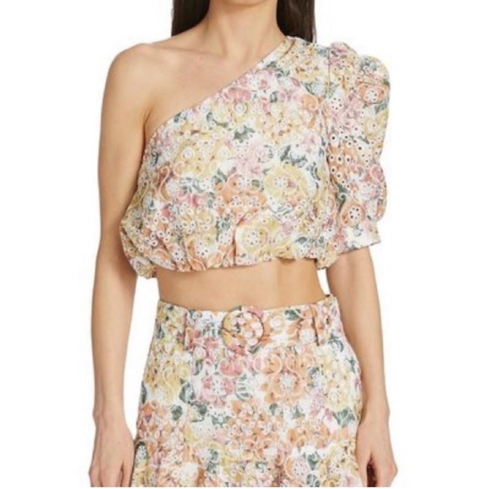 En Saison one shoulder top. Size M